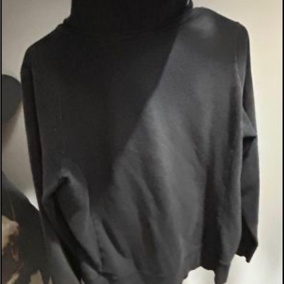 Women’s The North Face hoodie - Picture 7 of 7